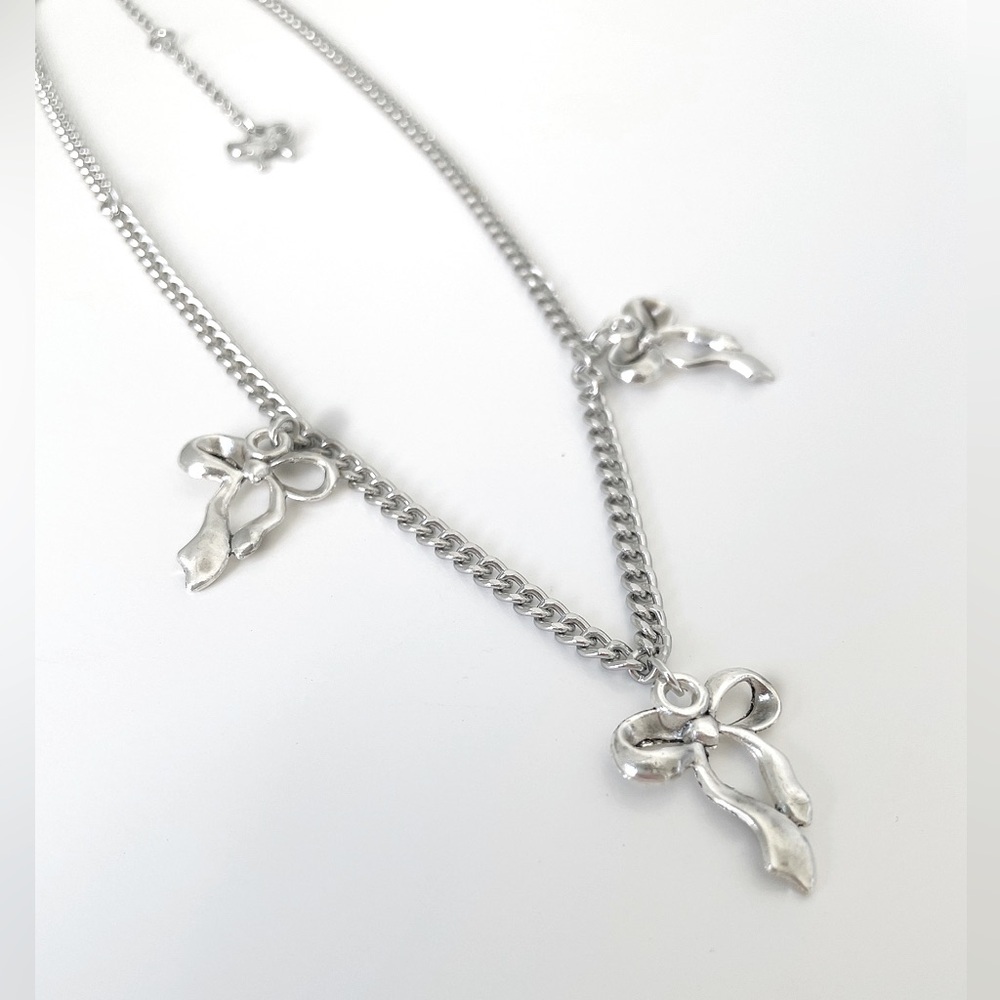Bow Charm Necklace - Picture 4 of 5